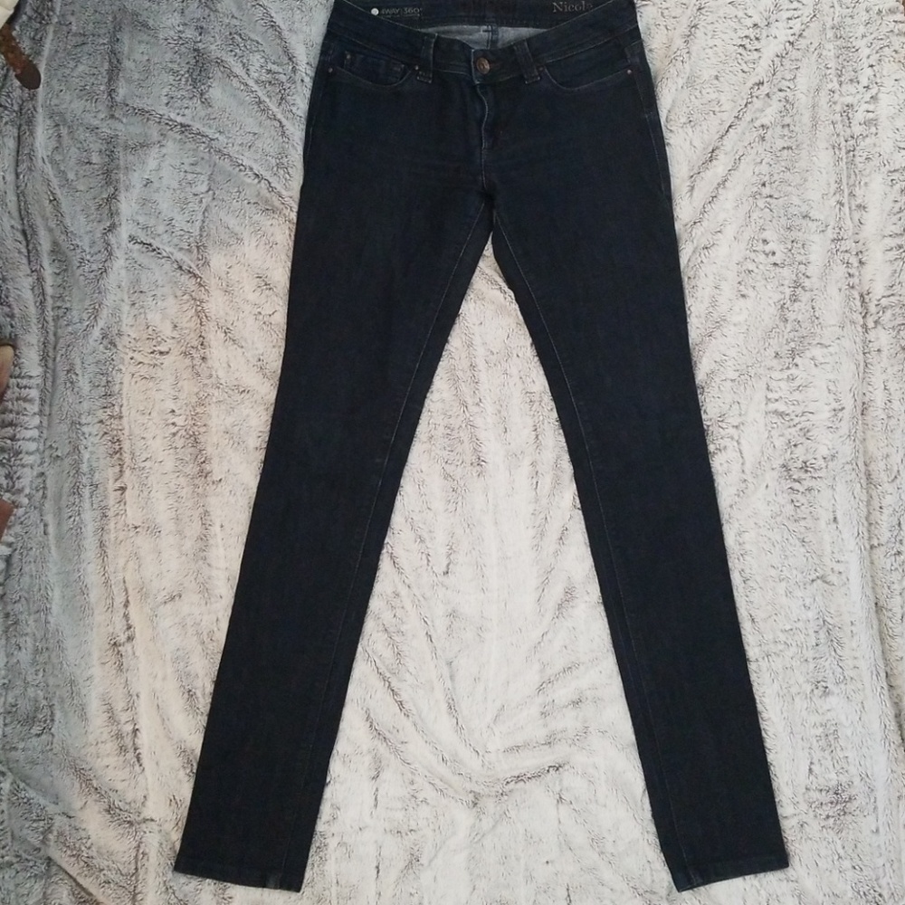 Jeans - Picture 3 of 5